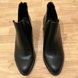 Black ankle boots - NEVER WORN